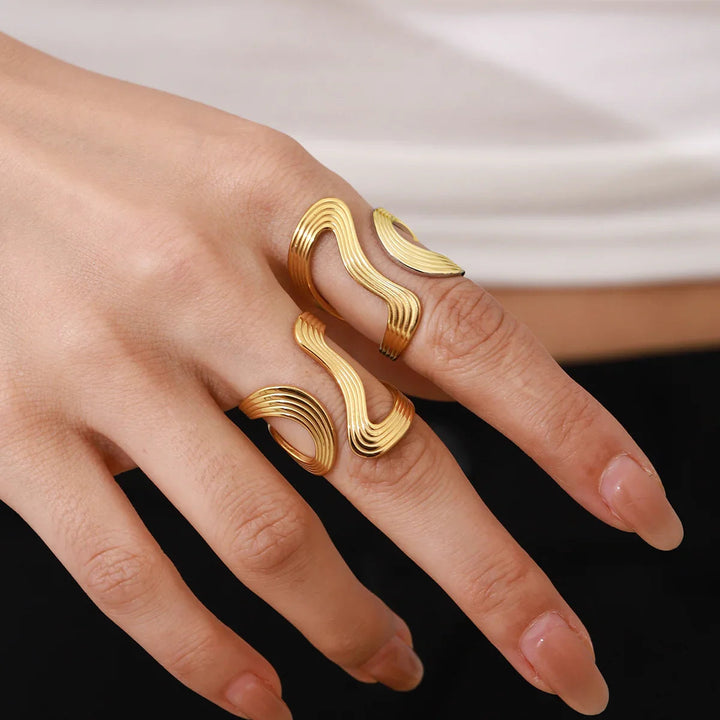 Vivi Twisted Band Goldring