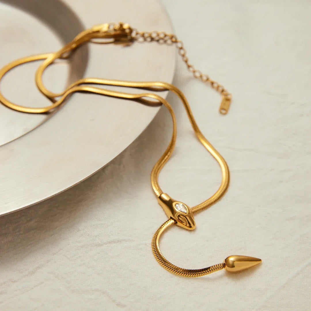 Gold-Serpentin-Anhänger von Zarelle