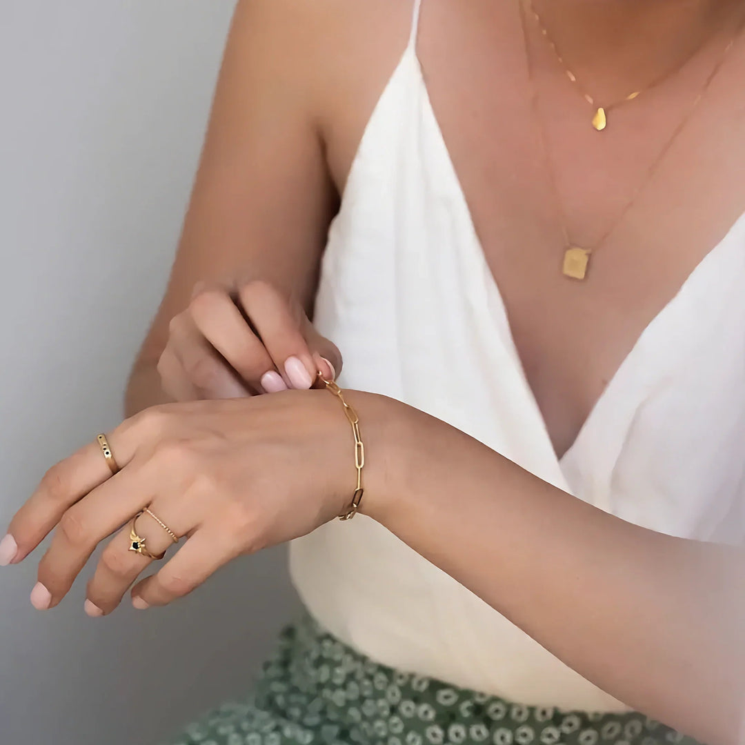 Eloise Gold-Büroklammer-Armband