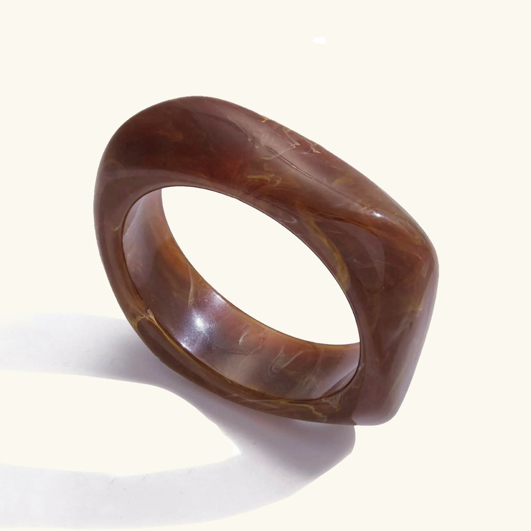 Kaitlyn – Klobiger Acryl-Armreif