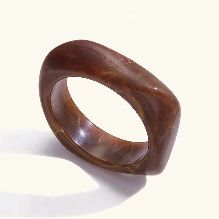 Kaitlyn – Klobiger Acryl-Armreif