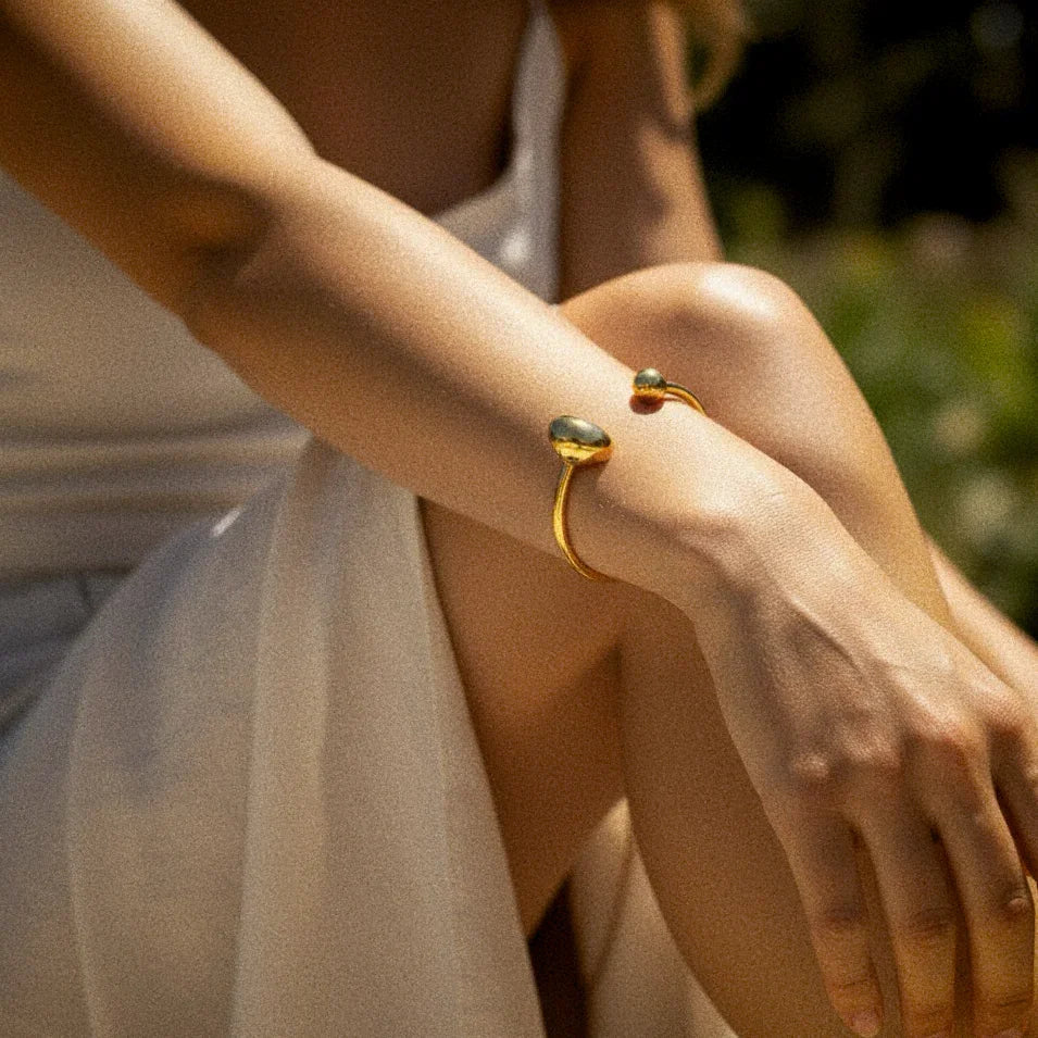 Mallory Minimalistische Goldmanschette