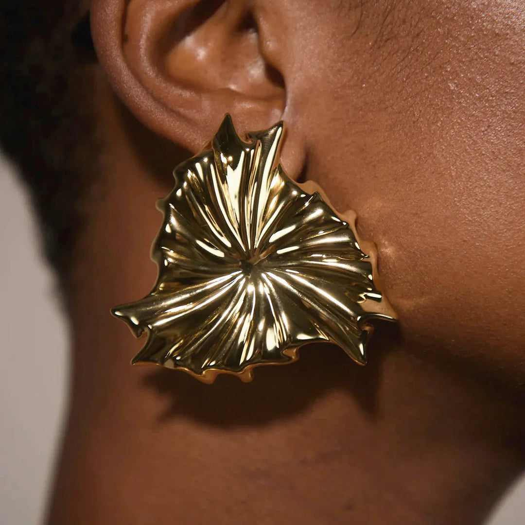 Boucles d'oreilles en or à pétales sculptés Rafaela