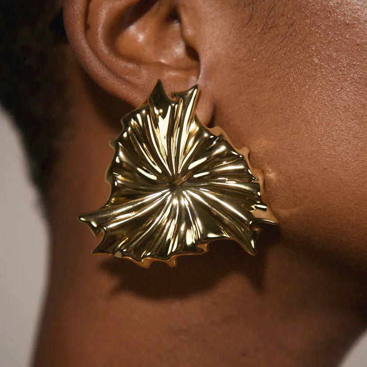 Boucles d'oreilles en or à pétales sculptés Rafaela