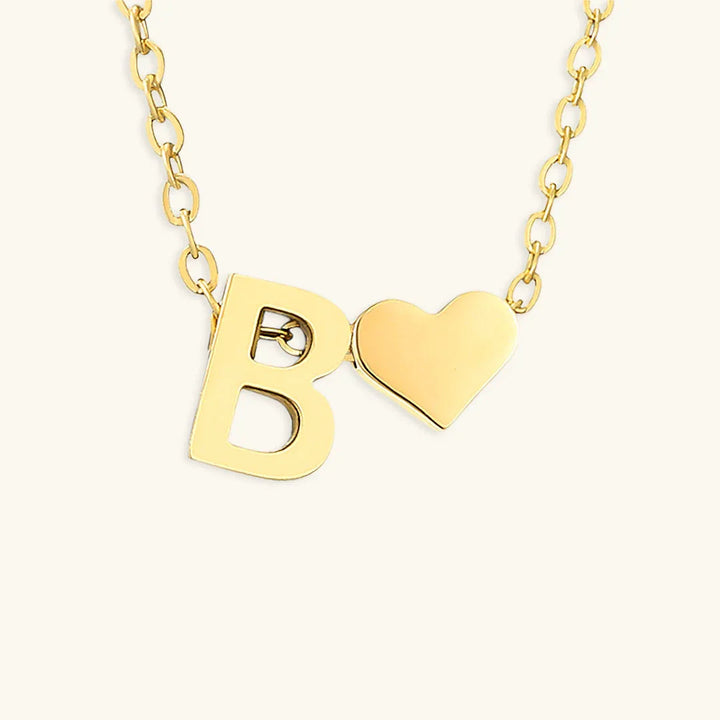 Goldkette mit dem Anfangsbuchstaben „Ria“