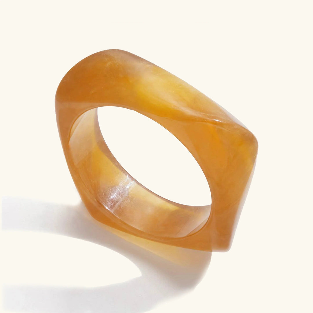 Kaitlyn – Klobiger Acryl-Armreif