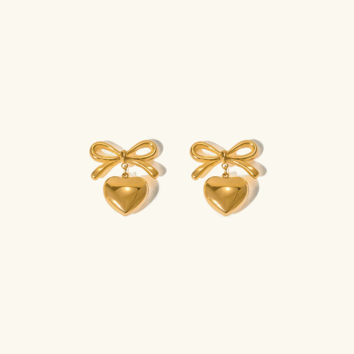 Rowanne – Goldene Herzohrringe mit französischem Knoten