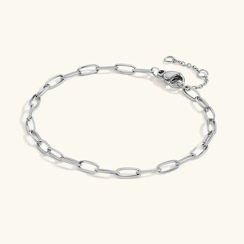 Maybelle Goldfarbenes Büroklammer-Kettenarmband