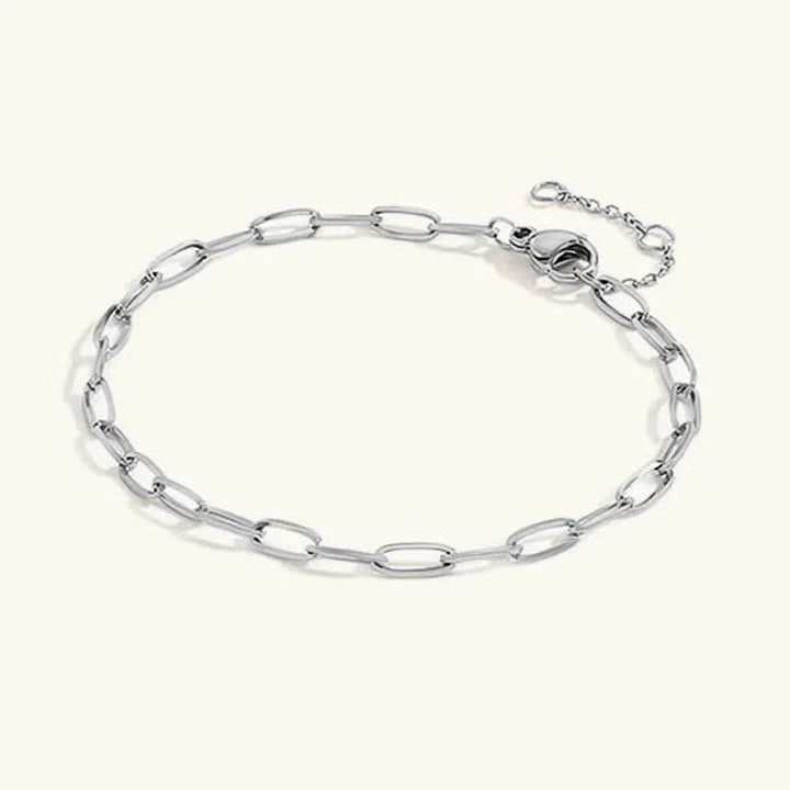 Maybelle Goldfarbenes Büroklammer-Kettenarmband