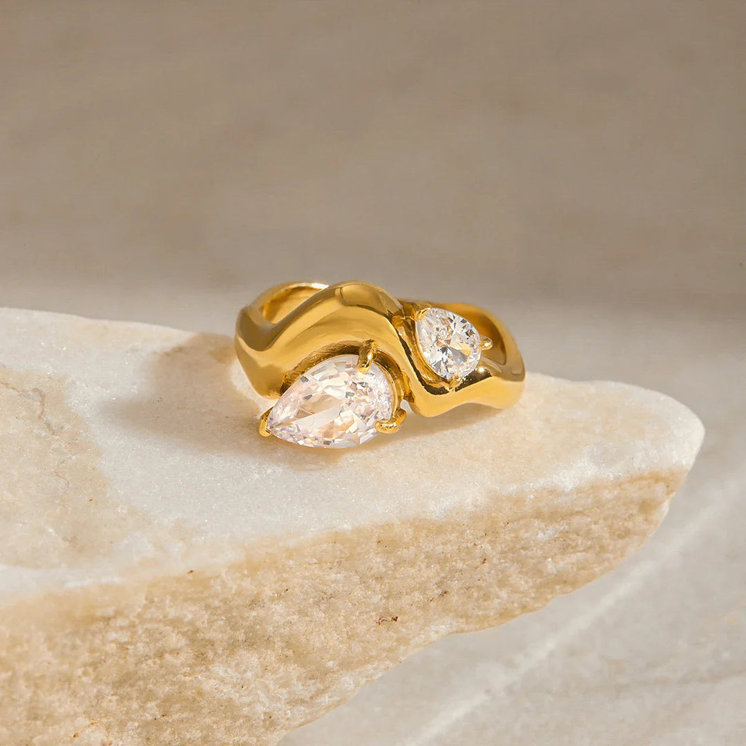 Soletta Diamant-Goldring in Tropfenform