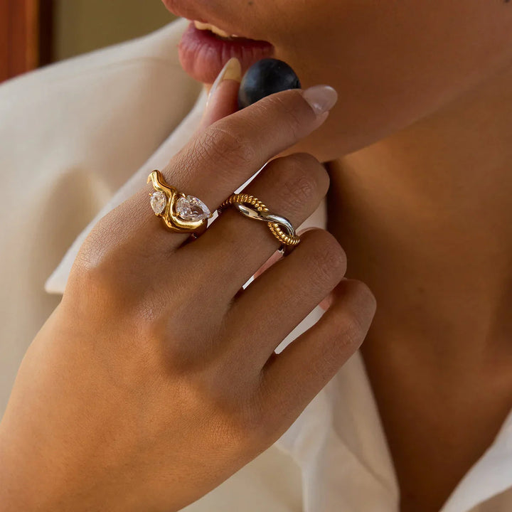 Soletta Diamant-Goldring in Tropfenform