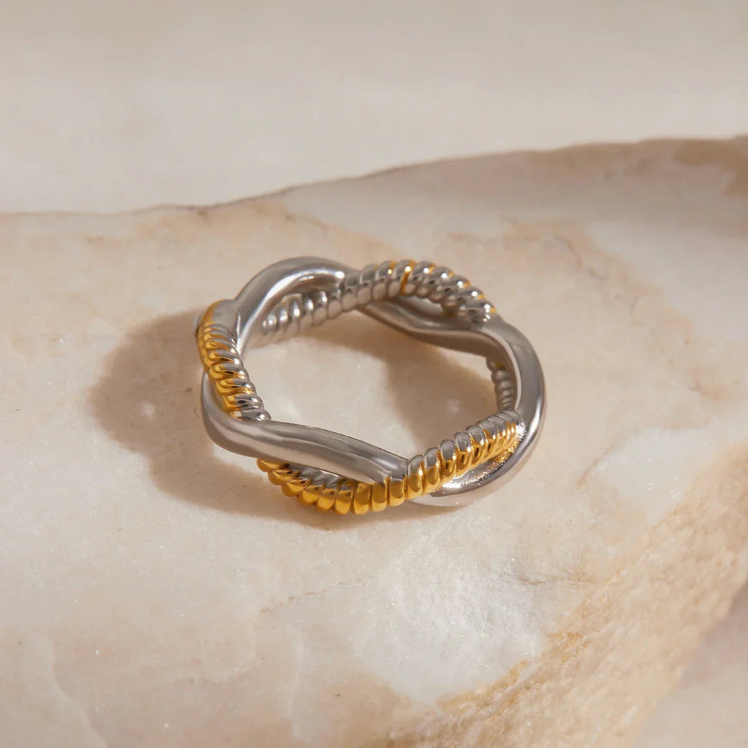Zweifarbiger Twist-Ring Nerisse