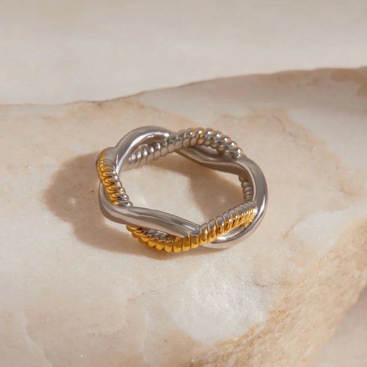 Zweifarbiger Twist-Ring Nerisse