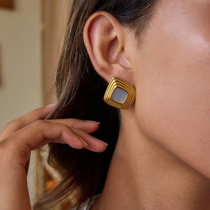 Geometrische Ohrringe Sylvie in Gold