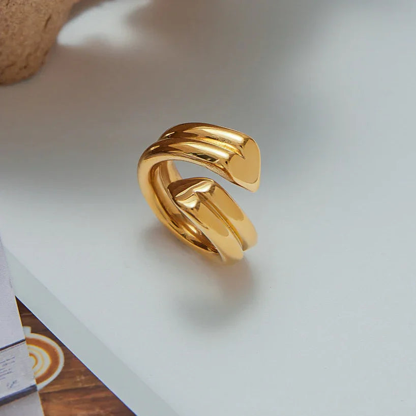 Tara Herz Twist Goldring