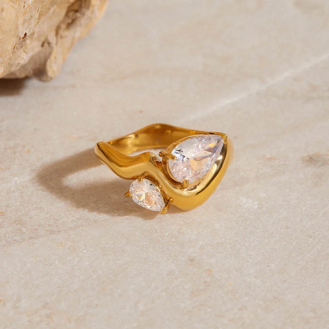 Soletta Diamant-Goldring in Tropfenform