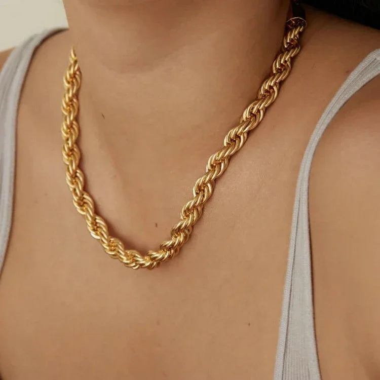 Mila Golden Twist Halskette