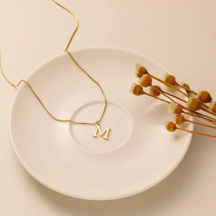 Therese Buchstabe Initial Gold Halskette