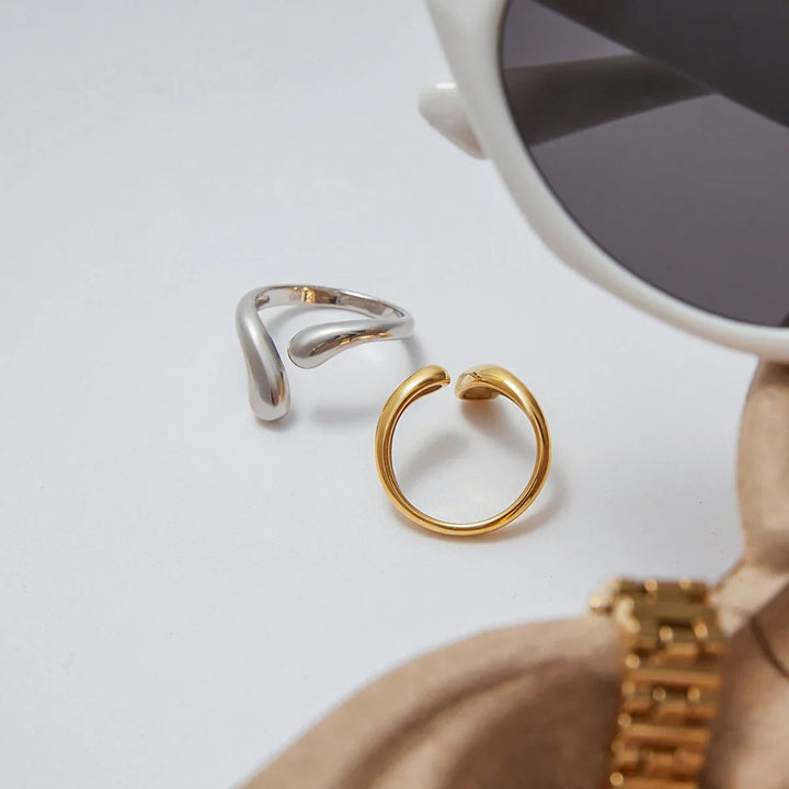 Diane Twisted Band Ring