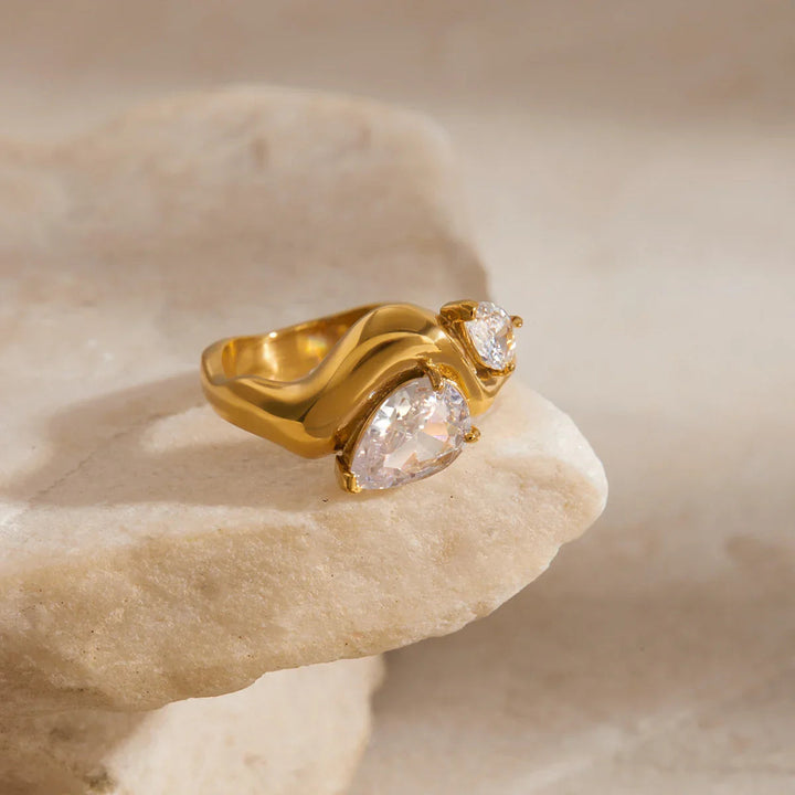 Soletta Diamant-Goldring in Tropfenform
