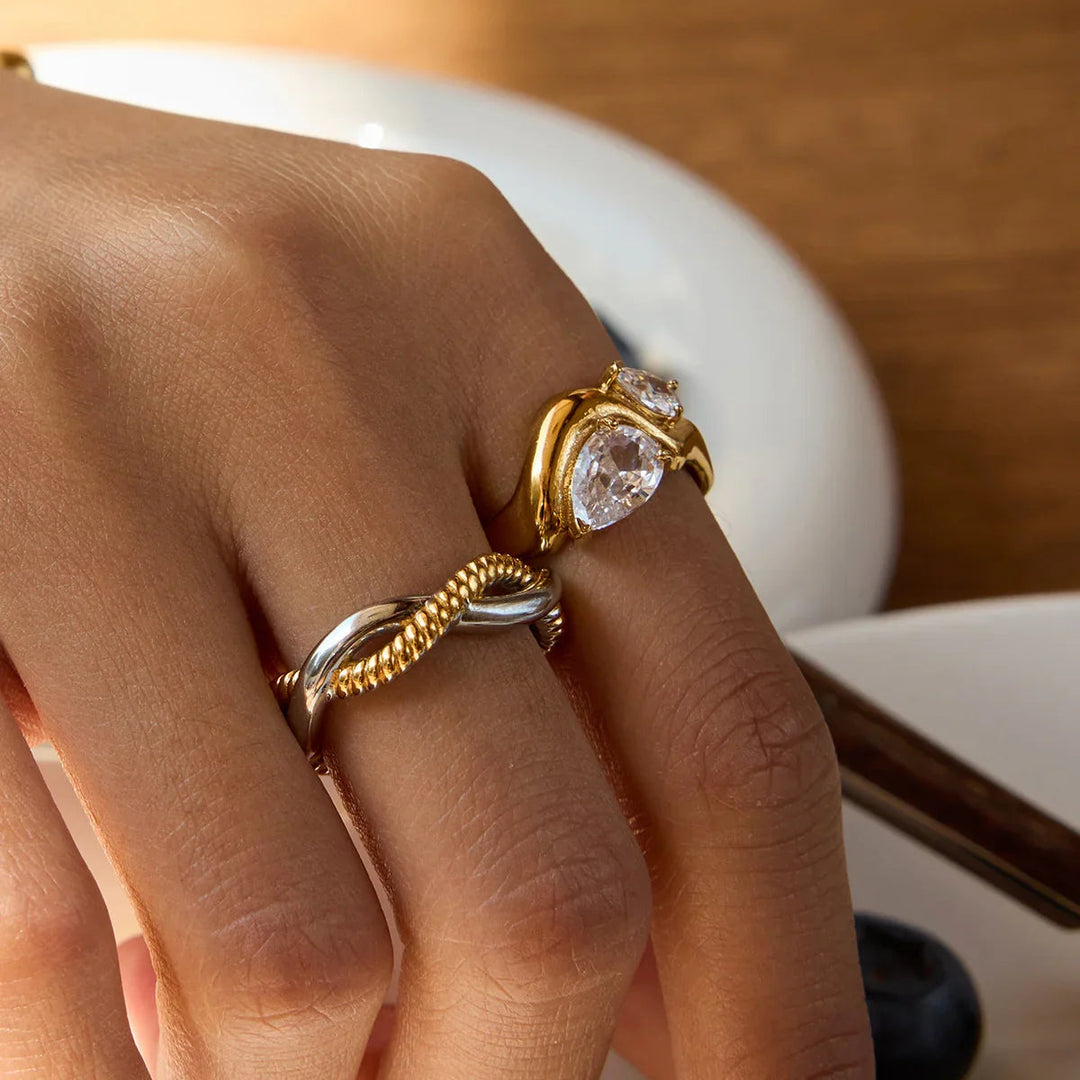 Soletta Diamant-Goldring in Tropfenform