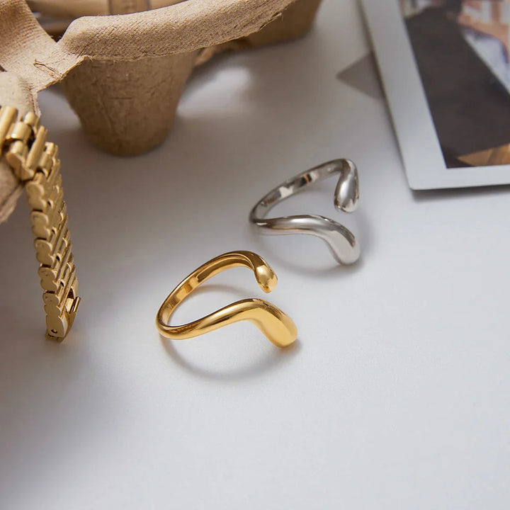 Diane Twisted Band Ring