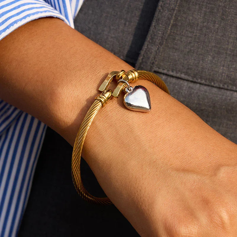 Solenne Twisted Band Goldarmband