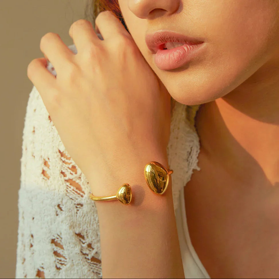 Mallory Minimalistische Goldmanschette