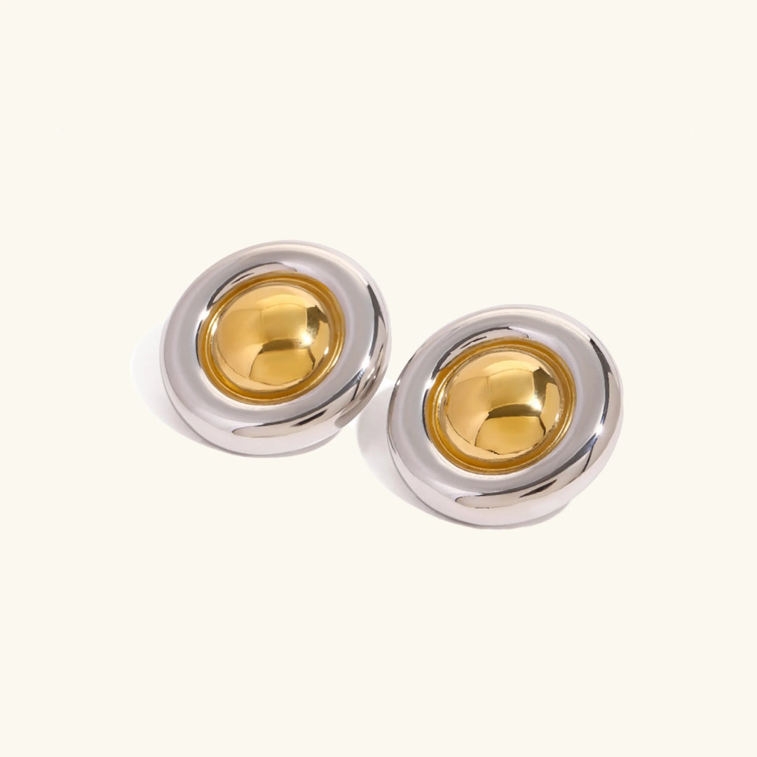 Sommerliche goldene Knopfohrringe