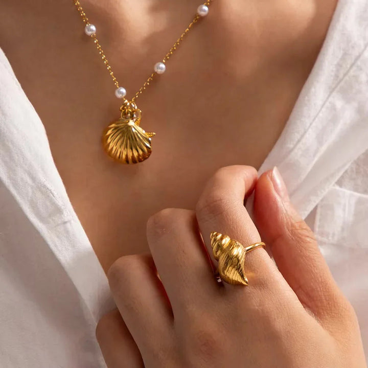Ohana Sea Conch Goldring