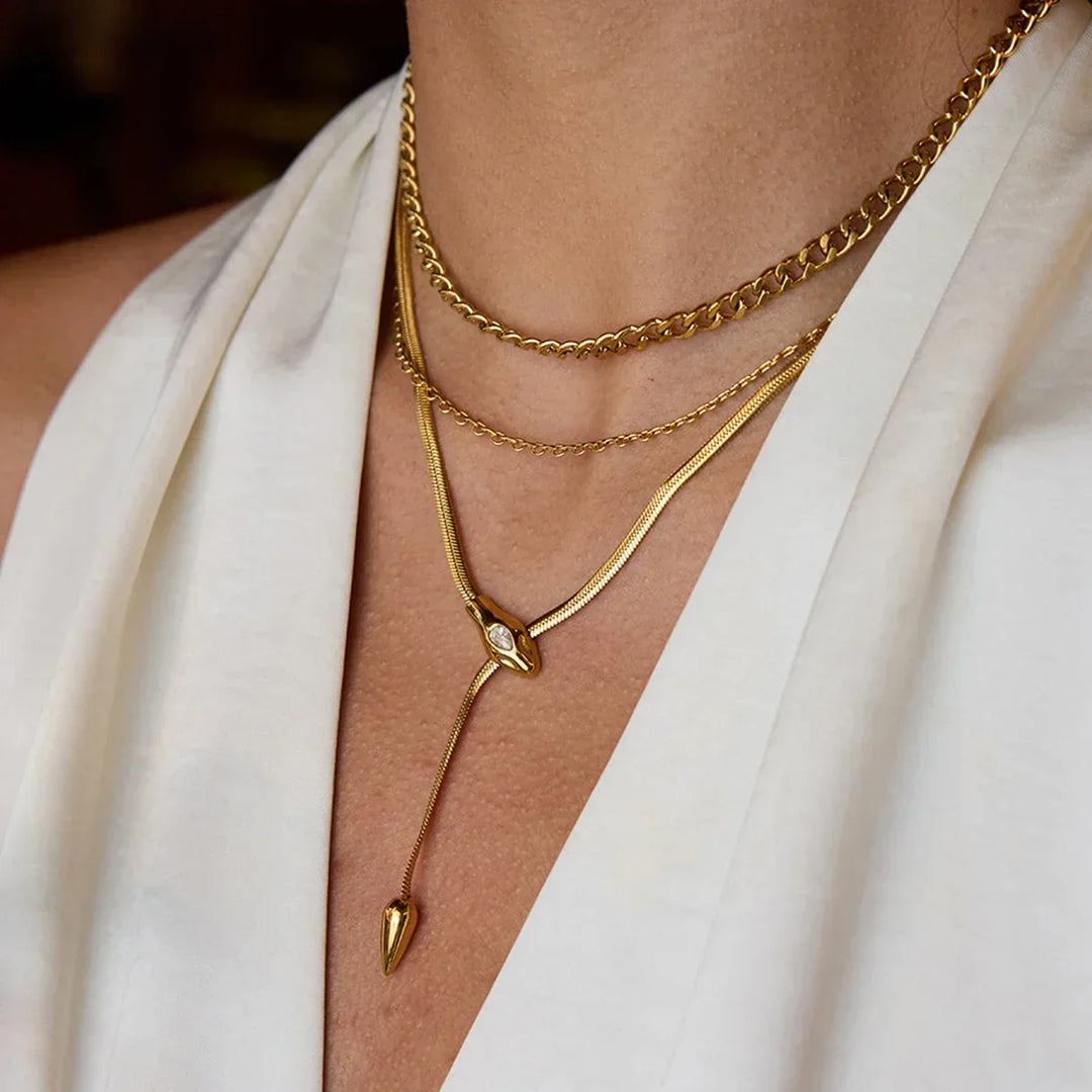 Gold-Serpentin-Anhänger von Zarelle