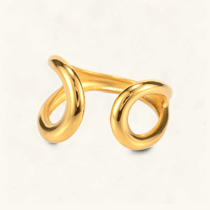 Jackie Twisted Band Ring
