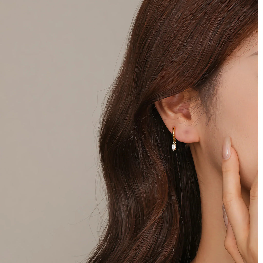 Shayla – Creolen mit gehämmerten Diamanten