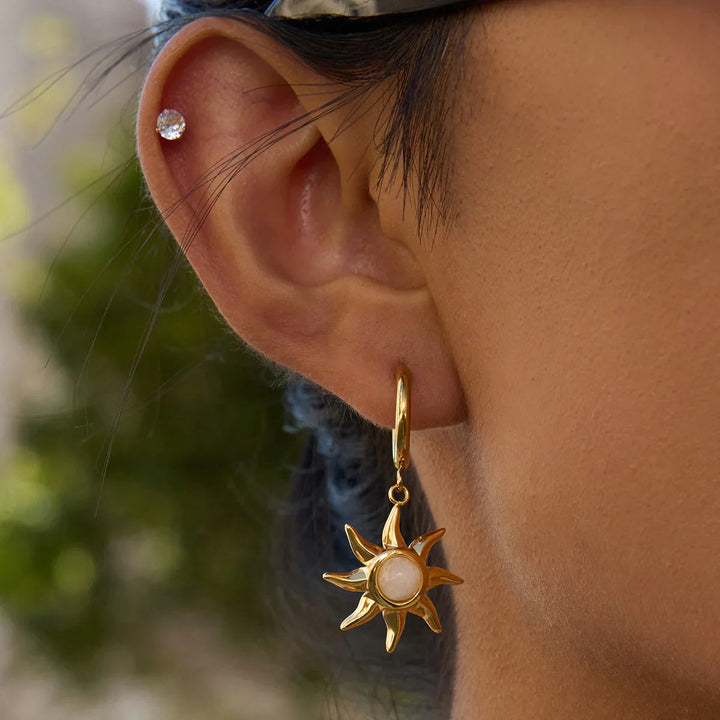 Helia sonnenförmige Mondsteinohrringe