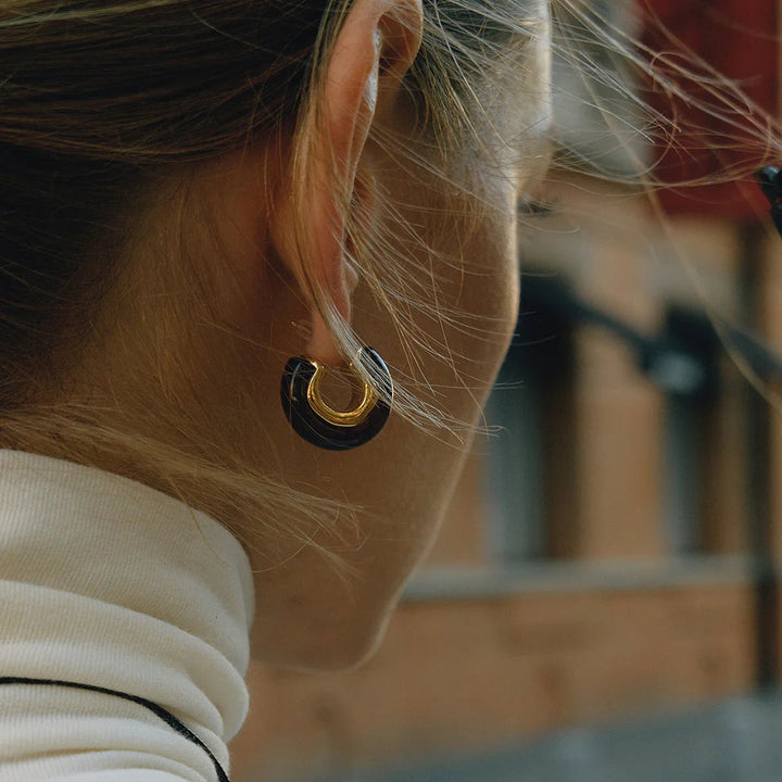 Lexi – Klobige Creolen aus Emaille