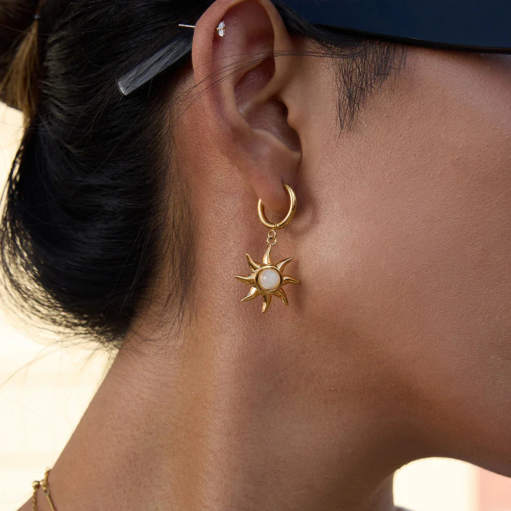 Helia sonnenförmige Mondsteinohrringe